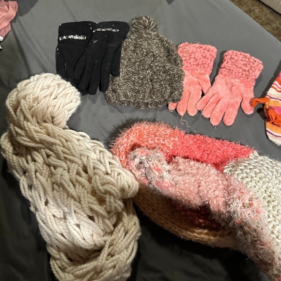 Winter items - Picture 2 of 3